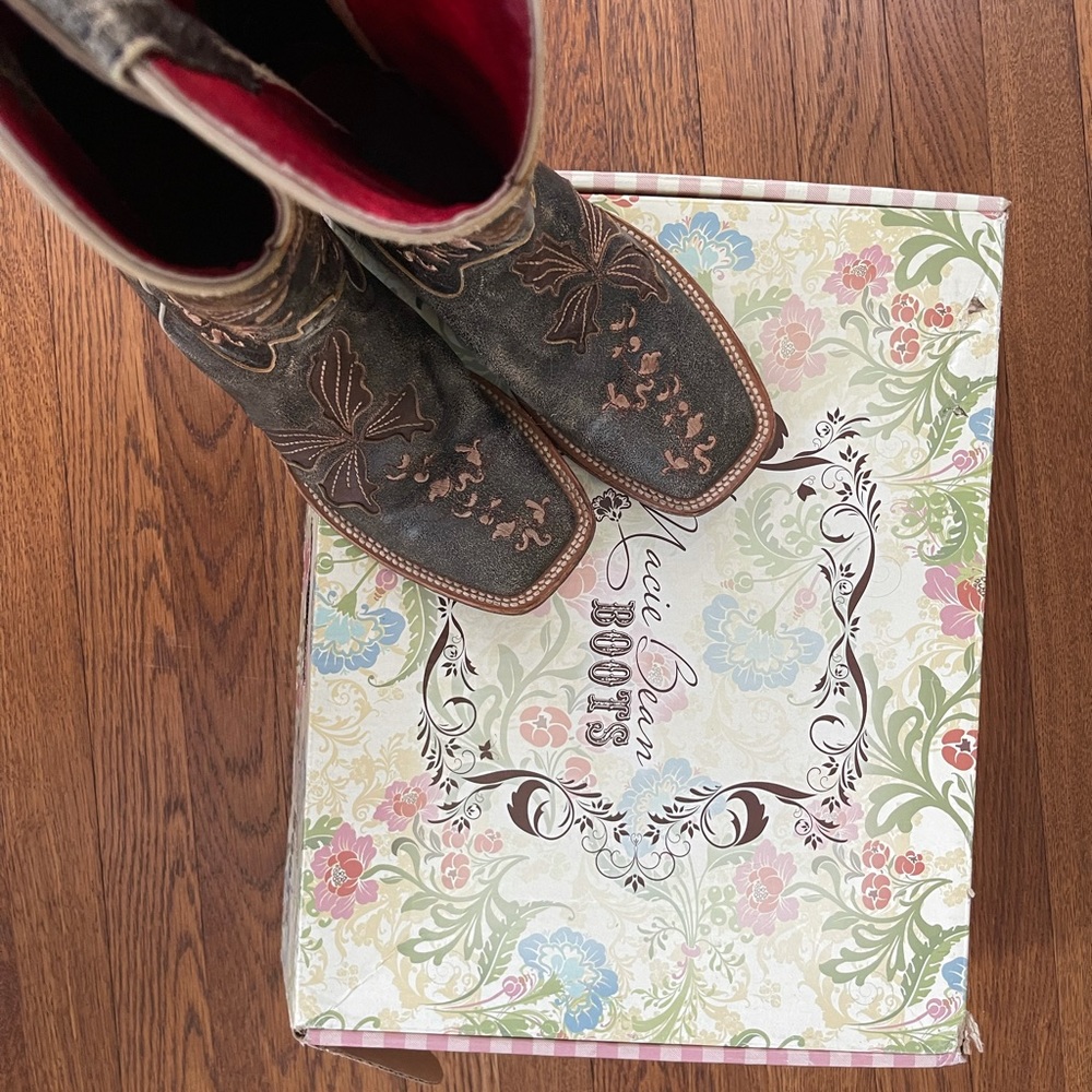 Macie bean boots. Rarely worn
